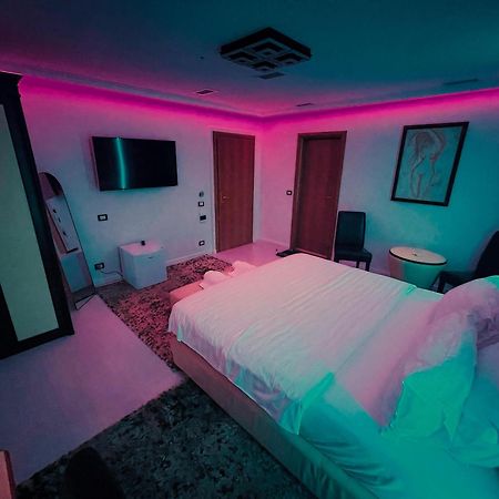 Hotel Rosa Blu Tirana Extérieur photo