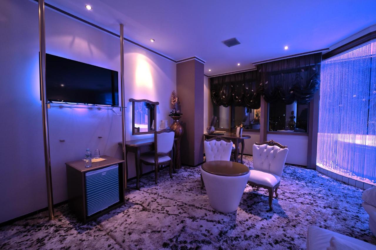 Hotel Rosa Blu Tirana Extérieur photo