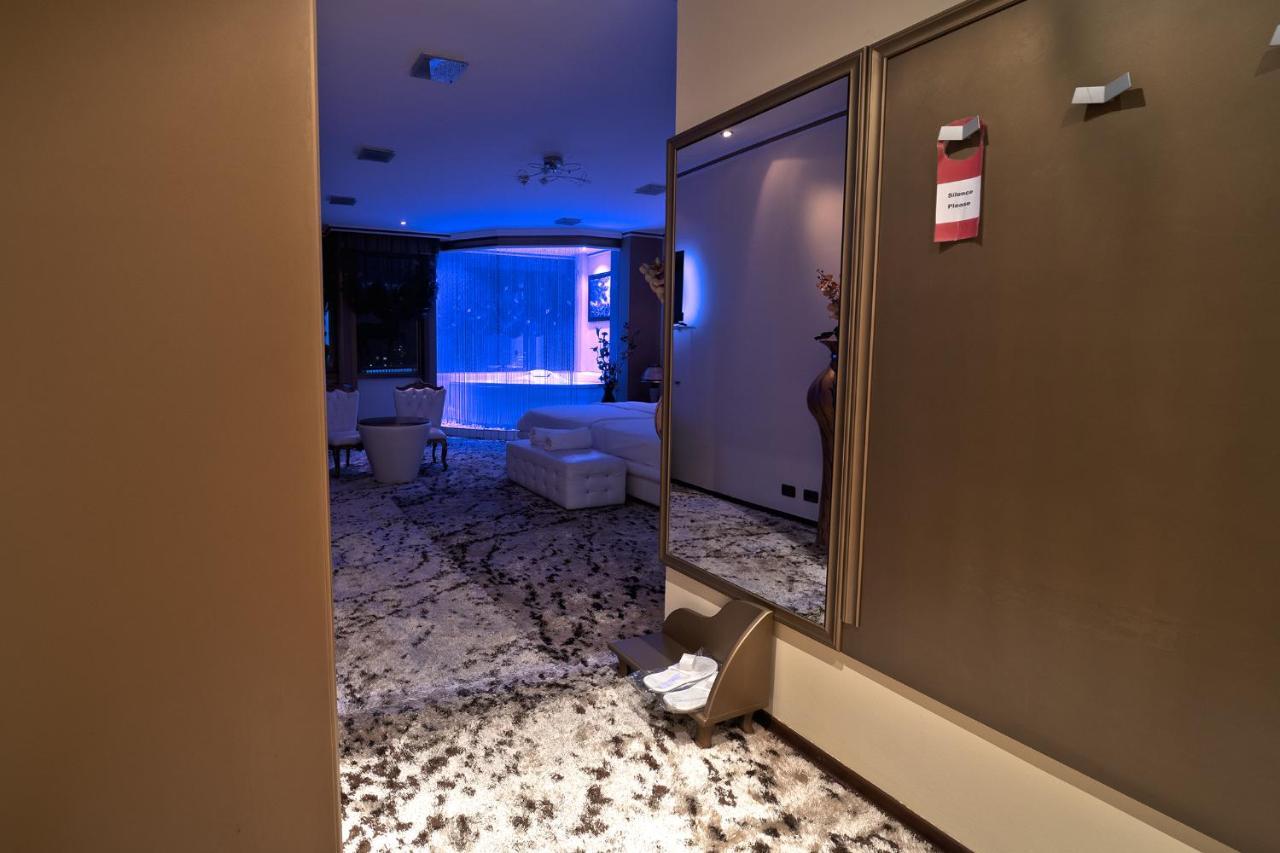Hotel Rosa Blu Tirana Extérieur photo