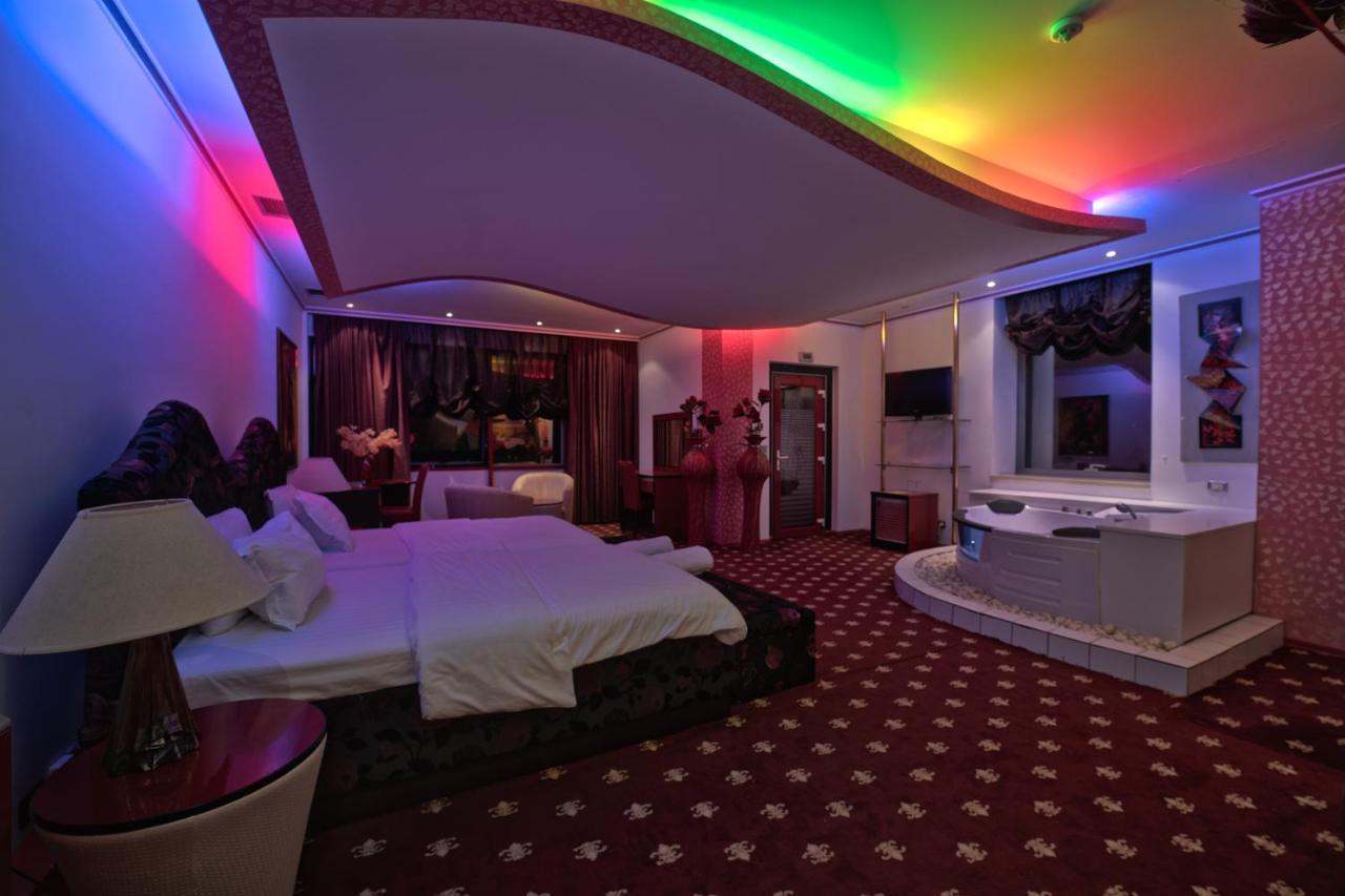 Hotel Rosa Blu Tirana Extérieur photo