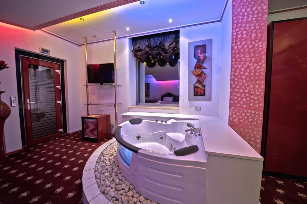 Hotel Rosa Blu Tirana Extérieur photo