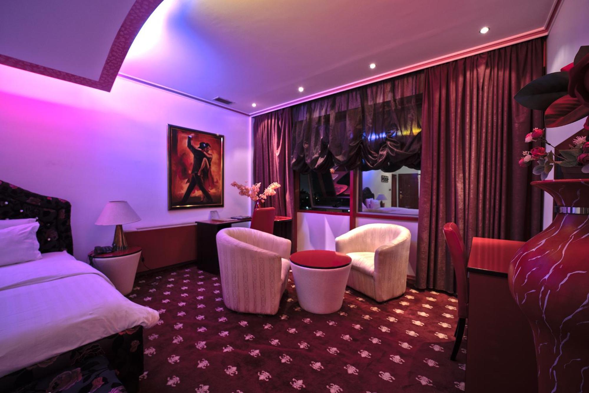 Hotel Rosa Blu Tirana Extérieur photo