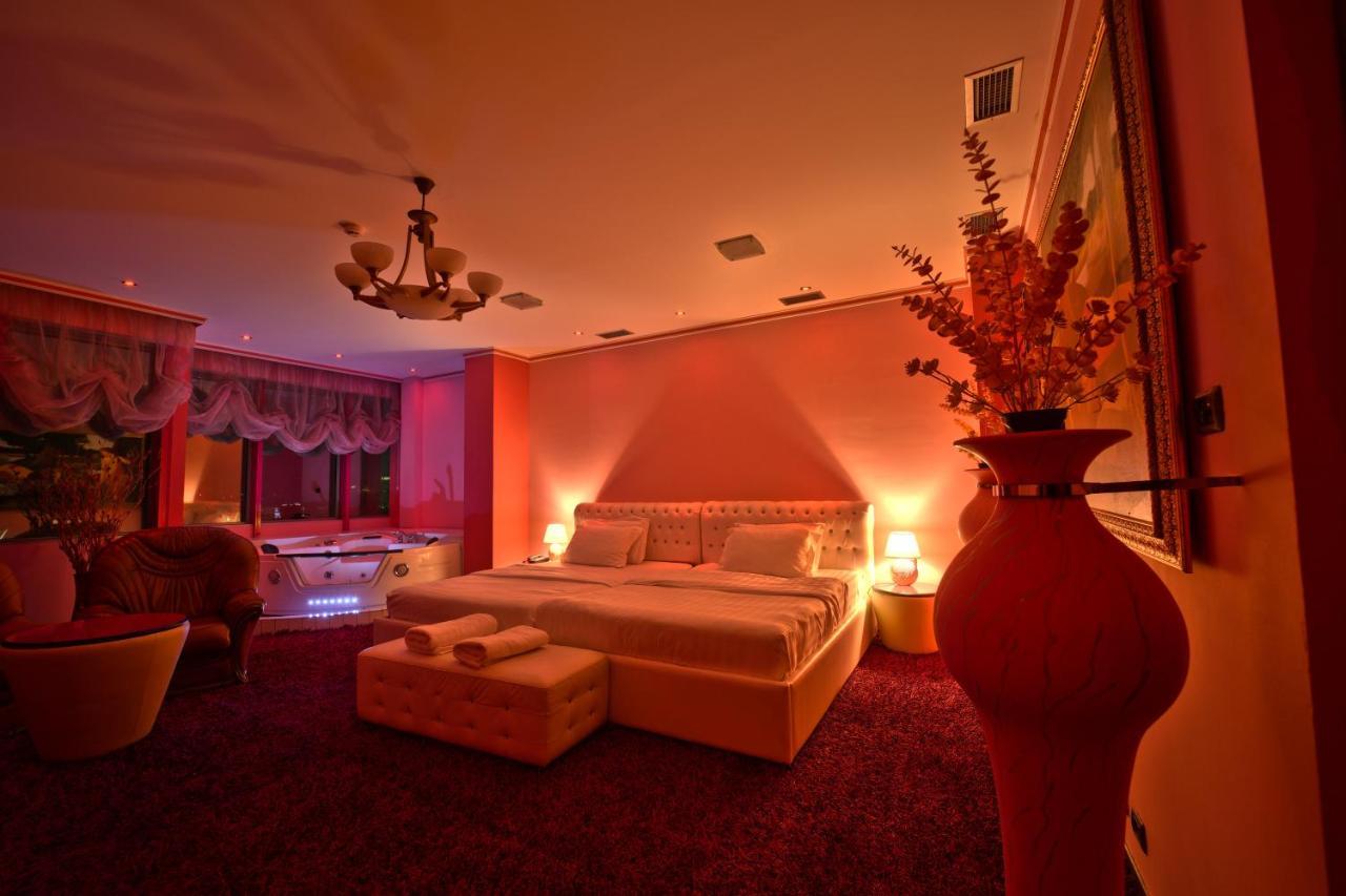 Hotel Rosa Blu Tirana Extérieur photo