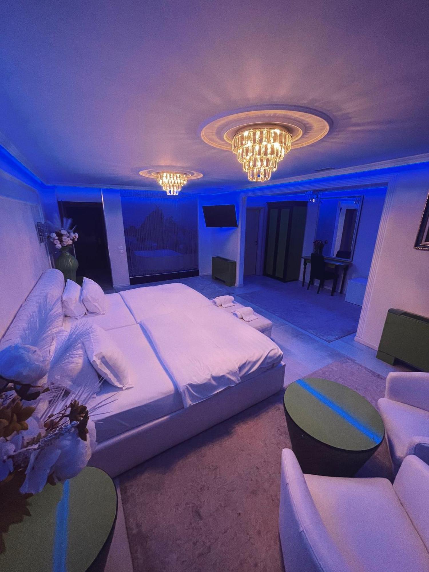 Hotel Rosa Blu Tirana Extérieur photo