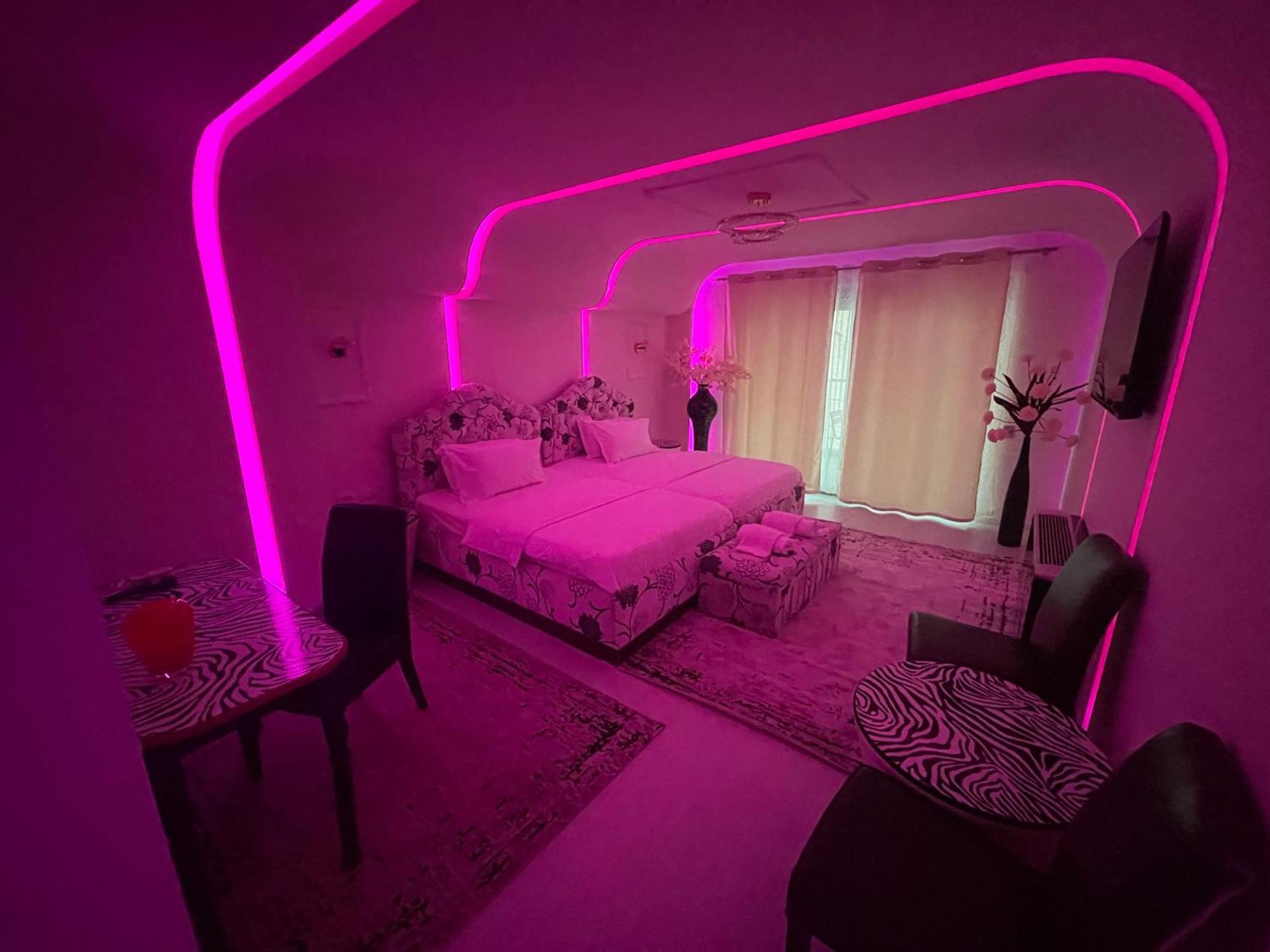 Hotel Rosa Blu Tirana Extérieur photo